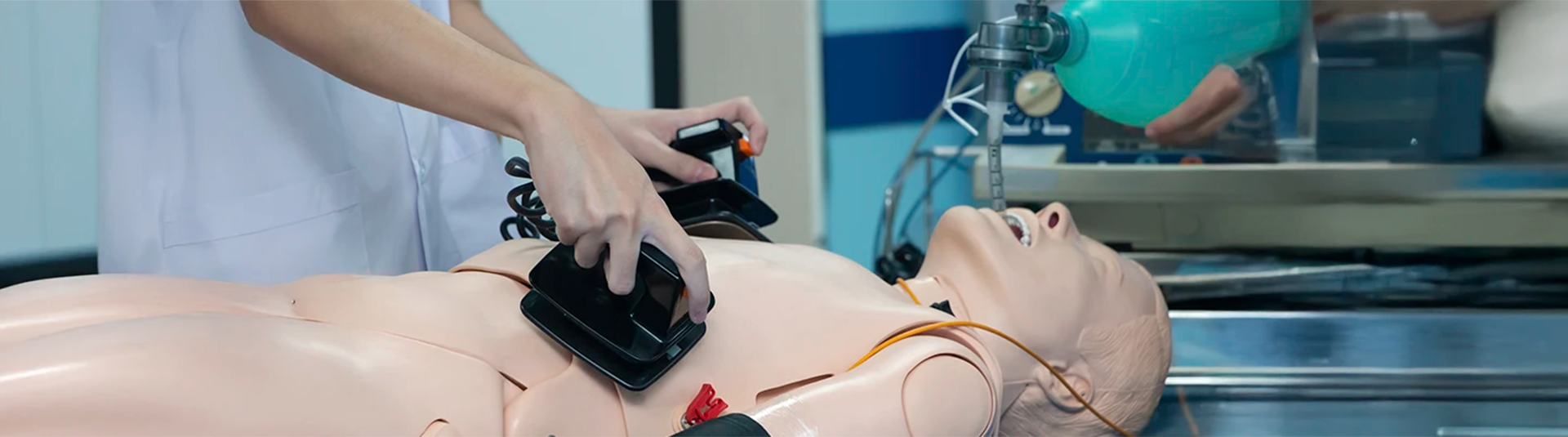 UNAB impartirá cursos de Soporte Vital Básico y Avanzado certificados por la AHA